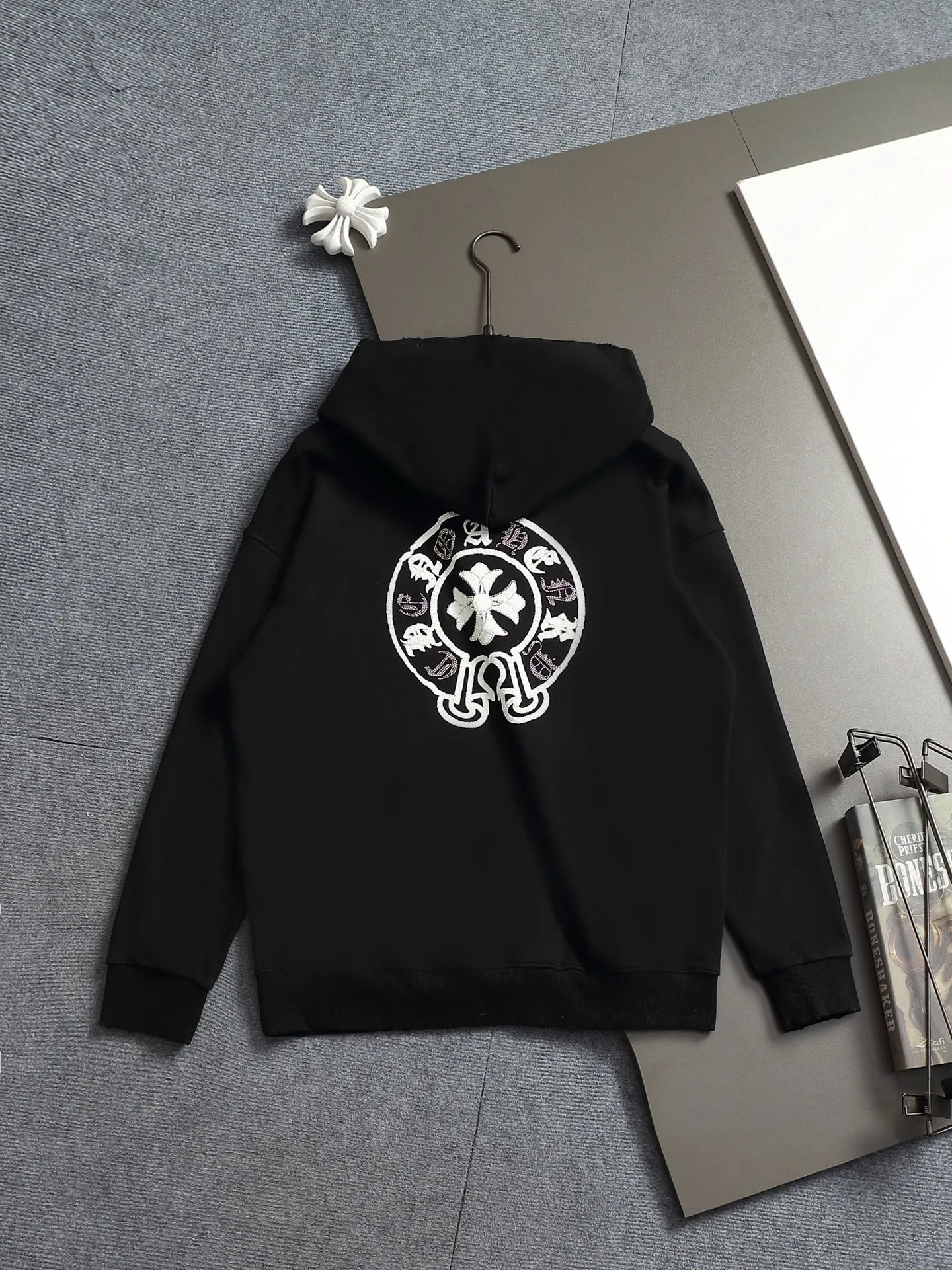 𝗖𝗵𝗿𝗼𝗺𝗲 𝗛𝗲𝗮𝗿𝘁𝘀/ 2026 New Arrival Original 👑 ！ ！ ！ 👍 ✂️Quality , ！ 。 ： ➕100% 。Authentic ➕ ➕3D ➕ ： ！ ！ Authentic ！ Same Style ！ Black Dark Gray Light Gray Size：S-XL